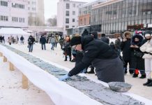 В Воронеже приготовили меренговый рулет, который попал в книгу рекордов России: что в нем необычного — читать на Gastronom.ru