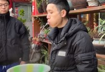 Китаец установил рекорд по продолжительности выпускания воды изо рта