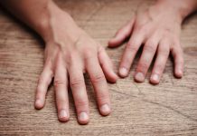 Мужчине удалили два пальца, которые он считал не своими