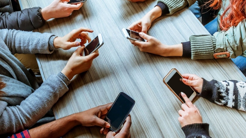 Короткие видеоролики меняют наш мозг, обнаружили ученые