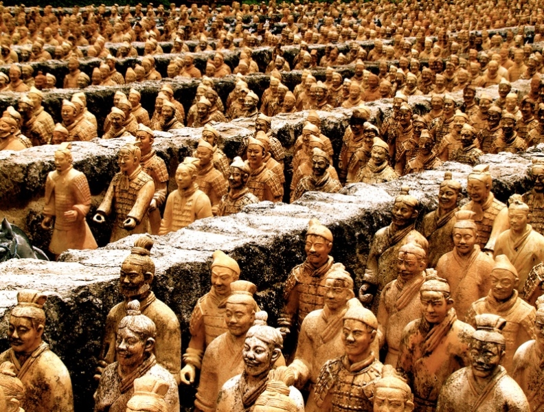 Тайны древнего Китая: 16-тонный саркофаг с сокровищами обнаружили рядом с терракотовой армией