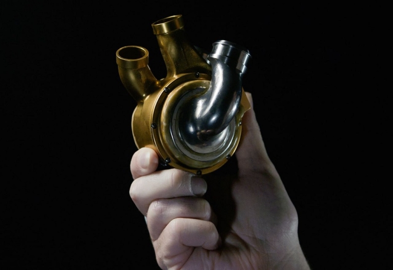 Ученые впервые имплантировали человеку полностью механическое сердце