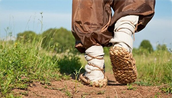 Русь славилась поршнями и лаптями