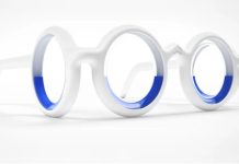 Странные очки от укачивания в дороге создали китайские изобретатели