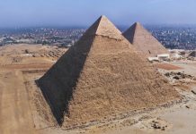 Ученые обнаружили плазменные пузыри над египетскими пирамидами