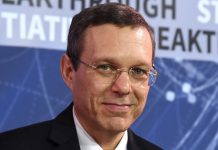 Путешествие во времени и червоточины: мысли Ави Леба о будущем науки