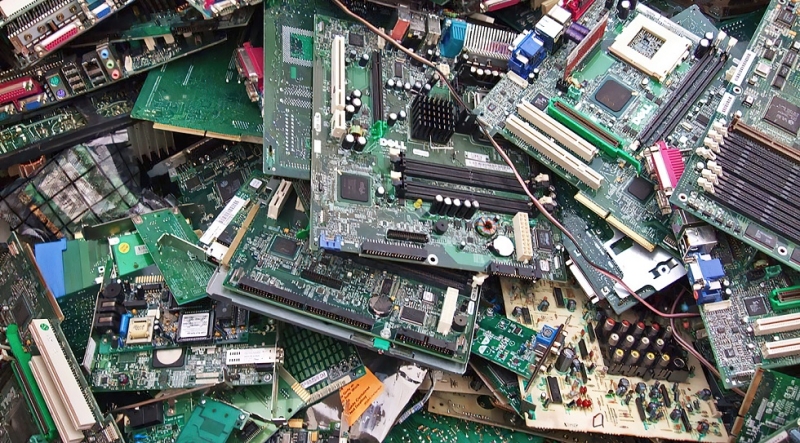 Искусственный интеллект - источник электронных отходов?