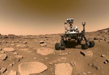 Марсоход Curiosity случайно расколол камень и обнаружил в нем чистую серу: что это значит?