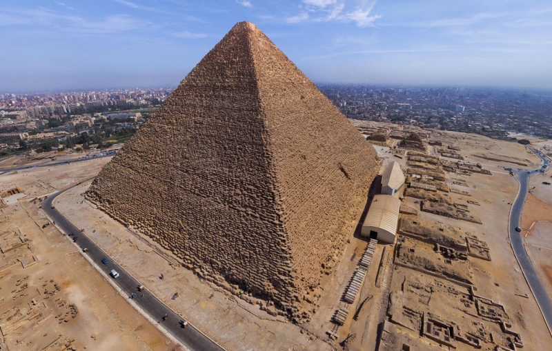 У Великой пирамиды Хеопса не четыре грани, заявили ученые