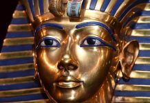 Золотая маска Тутанхамона могла принадлежать кому-то другому