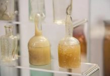 В Екатеринбурге археологи нашли редкие ампулы с вакциной XIX века