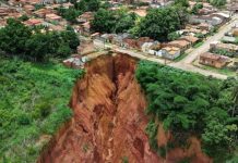 Бразилия: Город в Амазонии уходит под землю