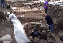 Недалеко от Иерусалима археологи нашли 9000-летнюю гробницу женщины-шаманки с шестью пальцами