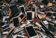 Отказ от смартфона омолаживает мозг на 10 лет, обнаружили ученые