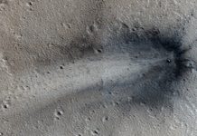 Загадочное падение на Марс: Марсоход НАСА зафиксировал таинственный объект