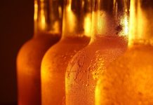 Две бутылки пива в день состарят ваш мозг на 10 лет, выяснили ученые