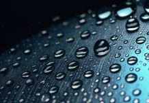 Капля воды может генерировать электрический заряд в десять раз больше, чем считалось ранее