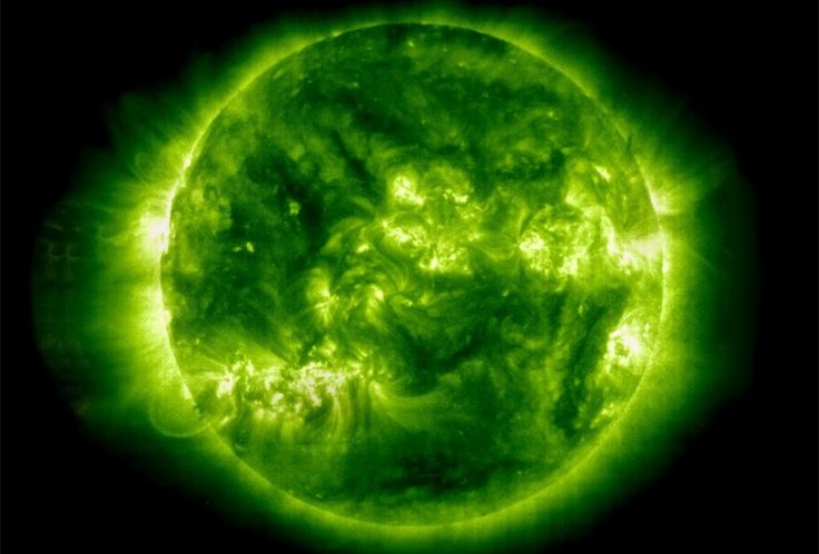 Какой цвет у Солнца на самом деле?