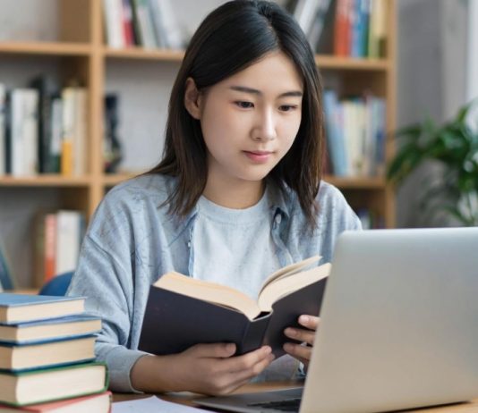 Китайская студентка внезапно перестала говорить на языке, которым свободно владела