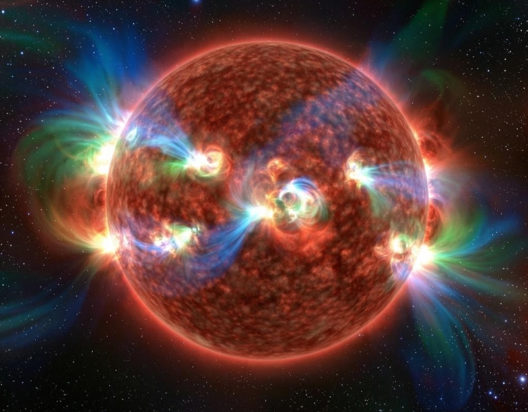 Рекордное количество магнитных бурь обрушится на Землю в 2025 году