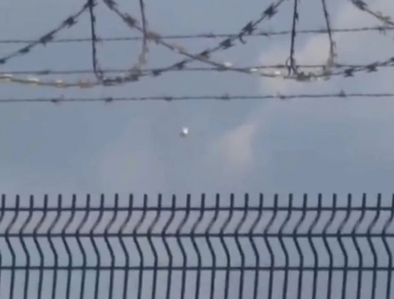 Таинственный НЛО снова наблюдали над аэропортом Манчестера