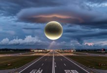 Таинственный НЛО снова наблюдали над аэропортом Манчестера