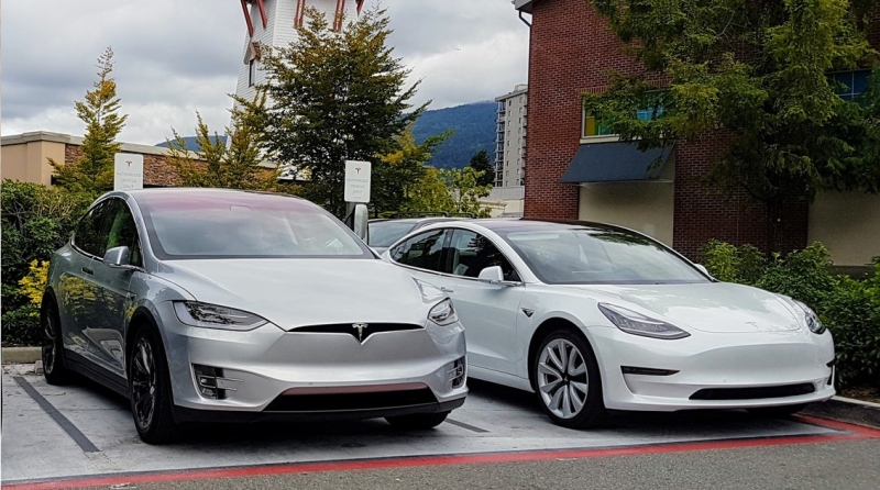 Американская пара сравнила расходы на электричество после покупки двух Tesla