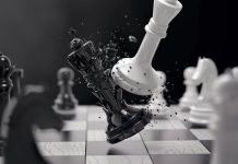 Пятидесятилетний компьютер обыграл в шахматы современную нейросеть