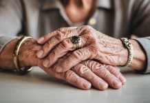 Исследователи выяснили, как образуются морщины