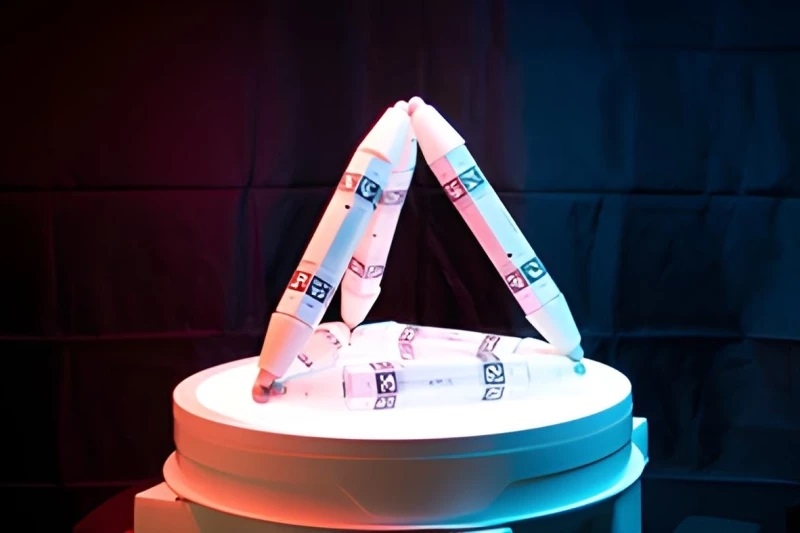 Роботы научились расти и восстанавливаться за счёт деталей других роботов