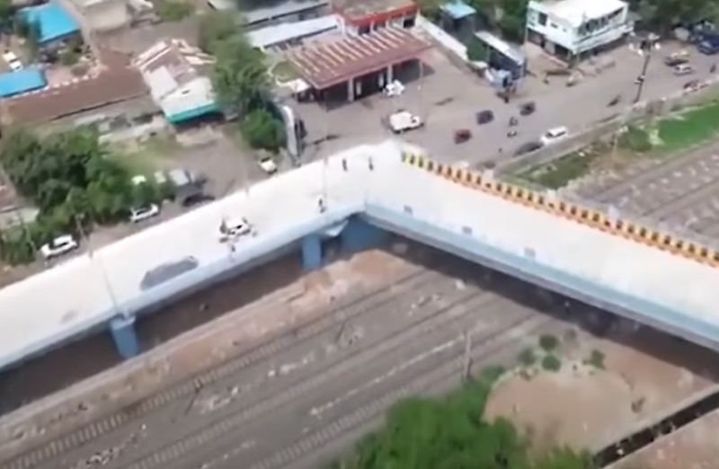 В Индии отстранили от работы инженеров из-за ошибки в проектировании железнодорожного моста