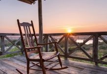 Женщина в 38 лет переехала в дом престарелых и не жалеет