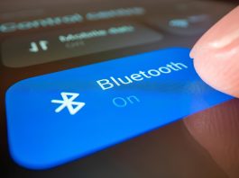 Свобода без границ или компромисс с качеством? Стоит ли полностью переходить на беспроводные технологии Bluetooth и отказываться от проводов в современном мире