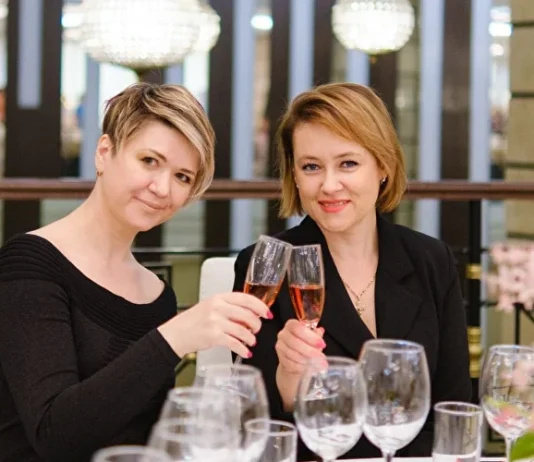 От искренних тостов до фееричного финала: Как организовать незабываемый юбилей – от скромного семейного торжества до масштабного праздника «под ключ»