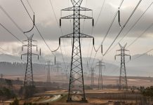 Столетняя загадка раскрыта: почему в американских розетках 110 вольт, тогда как у нас 220