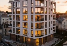 В Казахстане жильцы новостройки столкнулись с необъяснимым поведением микроволновки