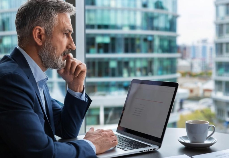 Компании начали возвращать сотрудников, уволенных в связи с внедрением ИИ