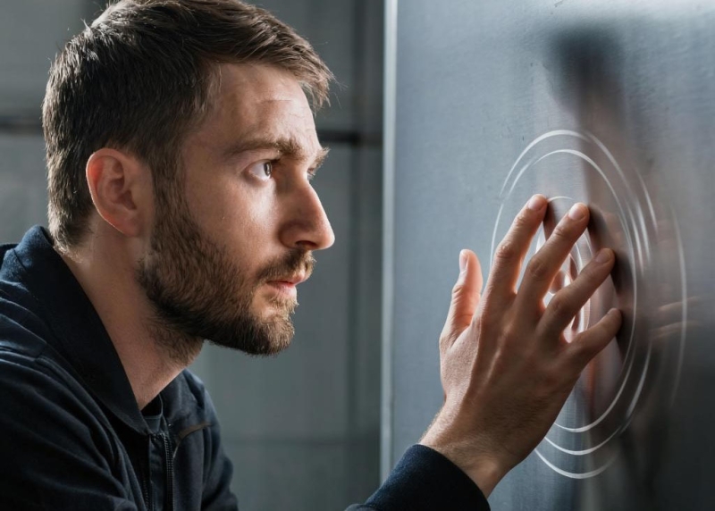 Ученые обнаружили у людей седьмое чувство, позволяющее ощущать предметы на расстоянии