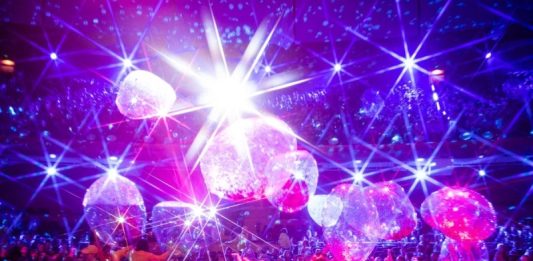 Волшебство начинается здесь: почему концертный зал «Москва» в «Острове Мечты» — идеальная сцена для главного новогоднего шоу «История игрушек»?