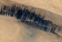 Загадка появления полос на склонах Марса разгадана