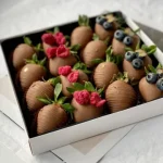 Клубника в шоколаде на любой праздник: идеальное украшение и вкусное удовольствие