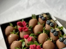 Клубника в шоколаде на любой праздник: идеальное украшение и вкусное удовольствие