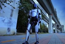 Китайский робот ходил 3 дня без перерыва и установил новый мировой рекорд