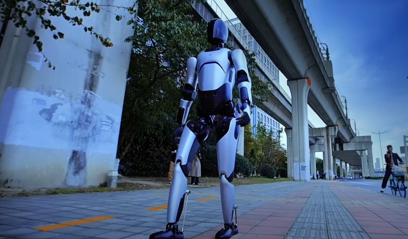 Китайский робот ходил 3 дня без перерыва и установил новый мировой рекорд