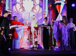 В Москве показали первый детский новогодний фиджитал-мюзикл