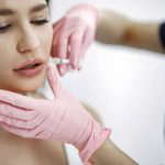 Контурная пластика глаз: как убрать круги и мешки филлерами