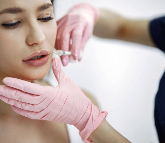 Контурная пластика глаз: как убрать круги и мешки филлерами