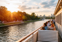 Необычные маршруты на речном трамвайчике: женский взгляд на Москву