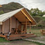 Глэмпинг: уникальный формат отдыха на природе, сочетающий комфорт и близость к природе