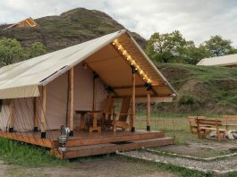 Глэмпинг: уникальный формат отдыха на природе, сочетающий комфорт и близость к природе